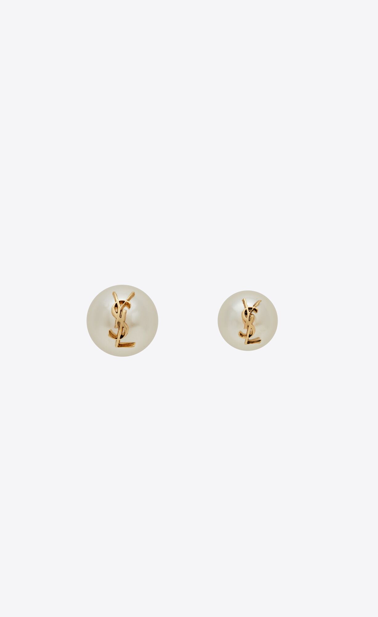 YSL Cassandre Pearl Earrings In Metal Gold And Cream | KVXSO2157